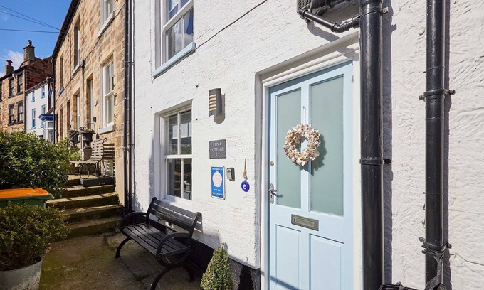 Staithes House | Host Stay Luna Cottage