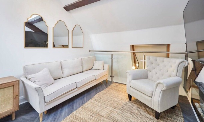 St George's Quarter Apartment | Host & Stay | Queen Square Hideaway