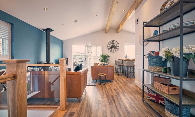 Amble House | Host & Stay - Sea Larks
