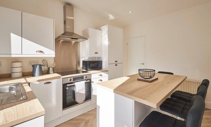 West Rainton House | Host & Stay | Spring Cottage