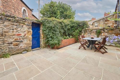 Skinningrove House | Host & Stay - Stone Row
