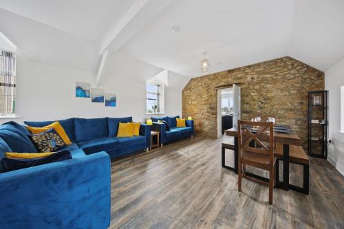 Sheen House | Host & Stay - The Staffordshire Knot