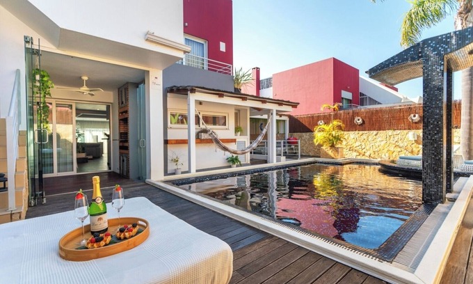 Ferragudo House | Host Wise - Luxurious House with Private Salt Pool