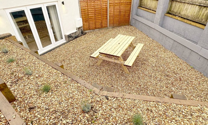 Stroud House | Hosta House A - Cotswolds Cosy 4 Bed Home Near Canal