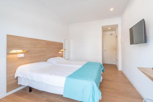 Cala Agulla Hotel | Hostal Alzina