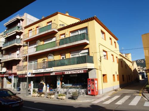 Santa Cristina de Aro House | Hostal Barnes