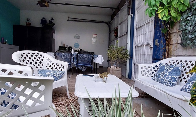 Agonia House | Hostal Casa Azul