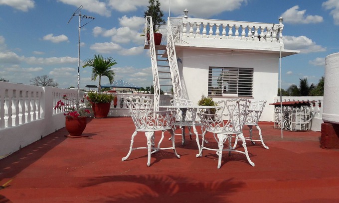 Cienfuegos Apartment | Hostal Casa Blanca Cienfuegos Cuba