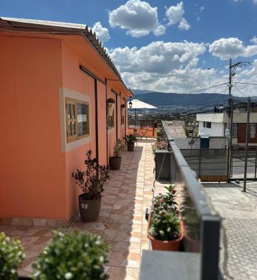 Tumbaco House | Hostal Chakiñan