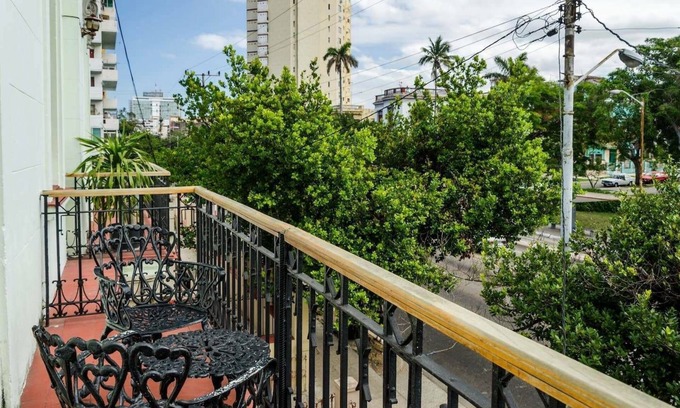 El Vedado Bed & Breakfast | Hostal de la Fama