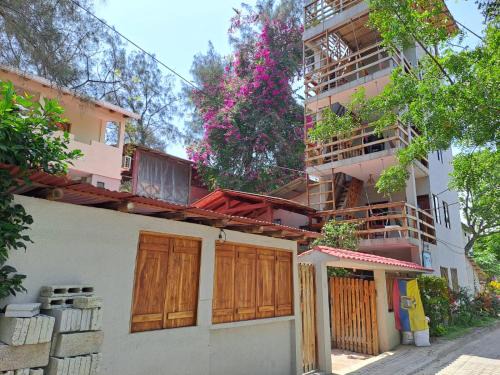 Montanita House | Hostal Moai
