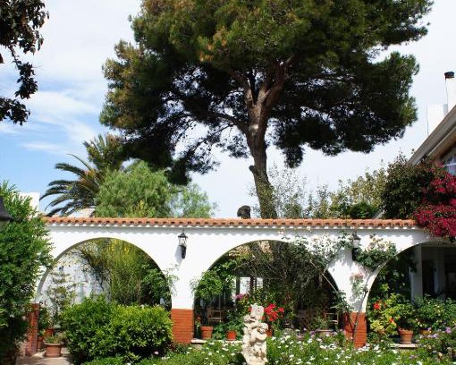Ciudadela House | Hostal Oasis Menorca