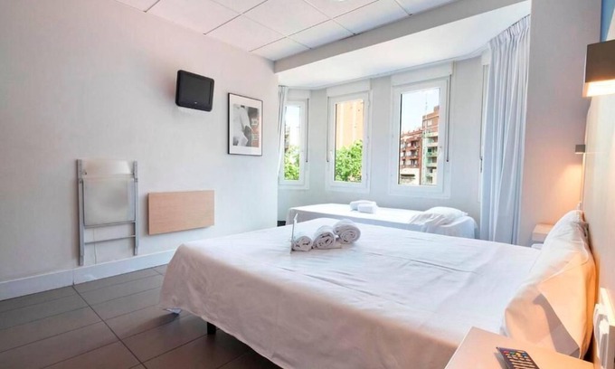 El Putget i Farro Hotel | Hostal Putxet by gaiarooms