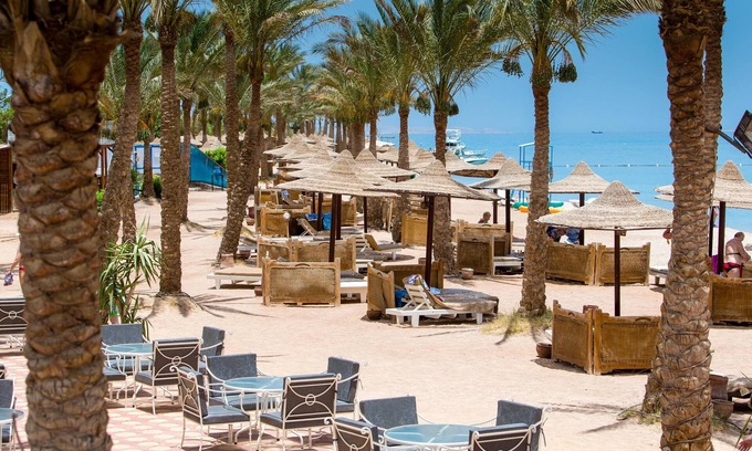 Village Road Apartment | Hostgool Beach Chalets Mirage Bay Resort & aqua park