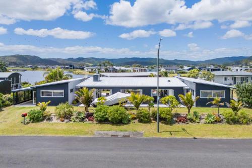 Matarangi House | Hosts on the Coast 109 Simply Divine