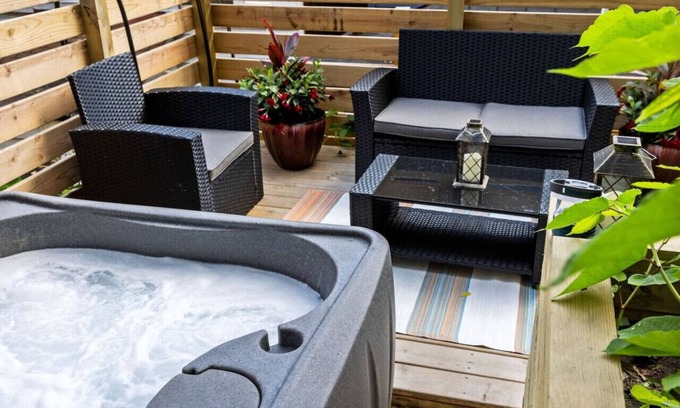 Pittsburgh House | ★HostWise Stays★ Private Hot Tub | King beds |1 Block from Butler!