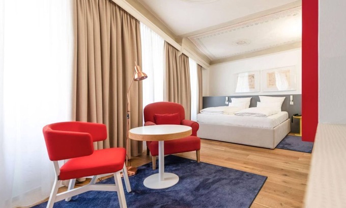 Altstadt House | HOT DEAL Junior Suite with shower & toilet - Small Luxury Hotel Goldgasse