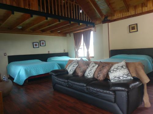 Nuevo Parangaricutiro Hotel | Hotel Farah