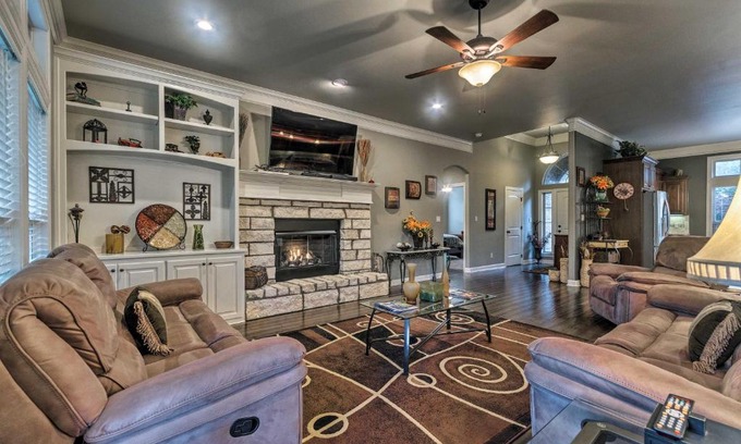 Hot Springs Village House | Hot Springs Family Home on Granada Golf Course!