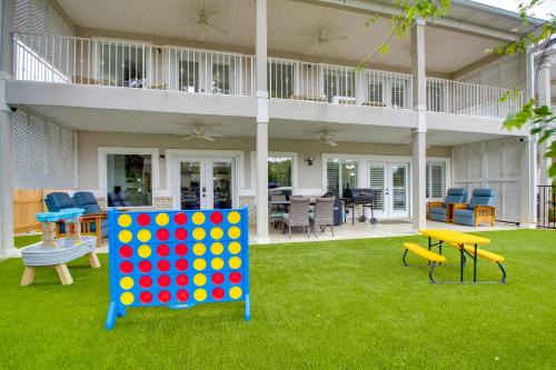 Hot Springs Apartment | Hot Springs Retreat with Fireplace on Lake!