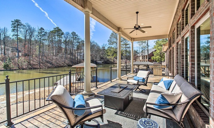 Hot Springs Village House | Hot Springs Village Home w/Dock + Patio!