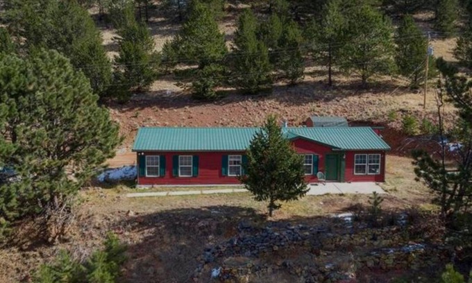 Cripple Creek House | Hot tub 3miles from Cripple Creek Secluded pet friendly