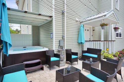 Lincolnville House | Hot tub- 80's Arcade- Pool table- Historic Downtown- 7 car parking