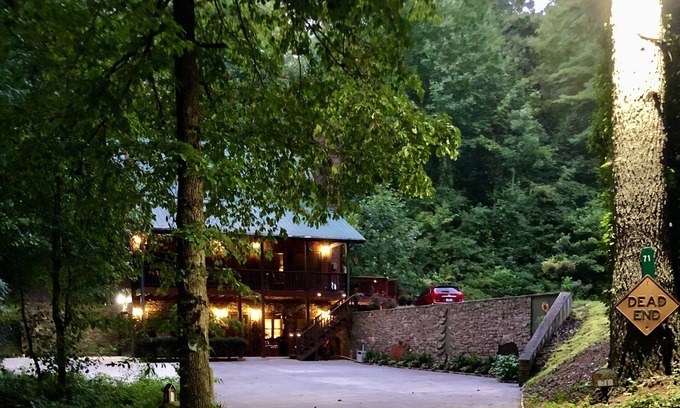 Scaly Mountain Cabin | Hot Tub and Beautiful Deck, Sky Valley Amenities, Sleeps 5