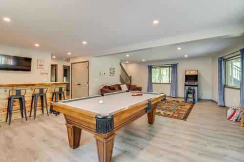 Albrightsville House | Hot Tub and Community Beach Albrightsville Home!