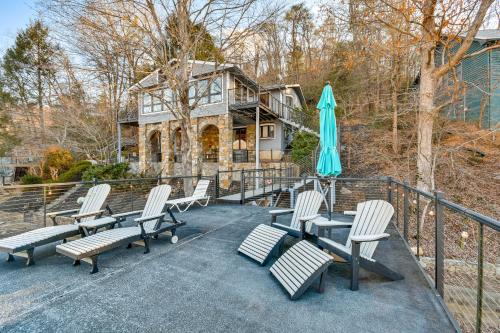 Lake Lure House | Hot Tub and Deck Cabin in Blue Ridge Mountains