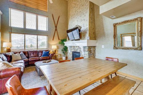 Wolf Creek House | Hot Tub and Mtn-View Deck Townhome in Eden