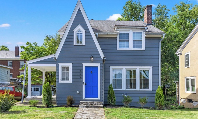 Frankfort House | Hot Tub, Beautifully Renovated Historic Home in the Heart of the Bourbon Trail