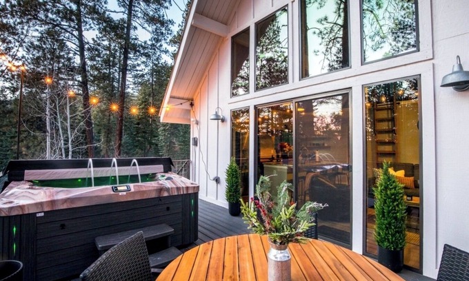 Los Ranchitos Estates Ski Chalet | Hot Tub + Fire Pit - Games + Loft - 20min to Durango-Silverton Train