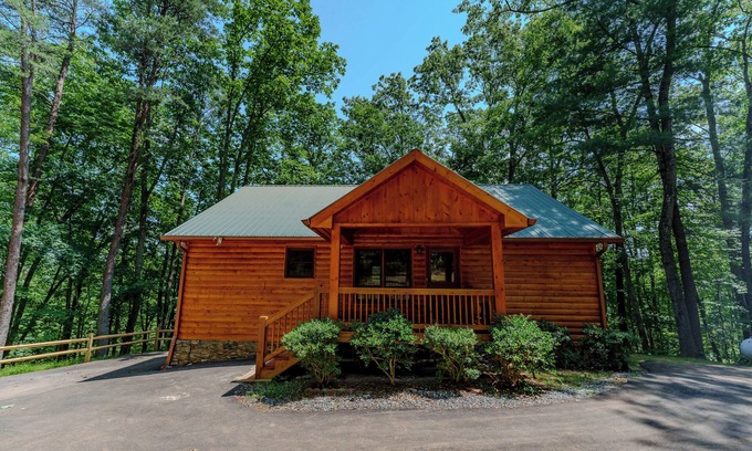 Blue Ridge Cabin | Hot Tub & Fire Pit: Secluded Blue Ridge Cabin!