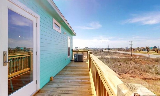 Gilchrist House | Hot Tub | Fire Pit | Sleeps 9