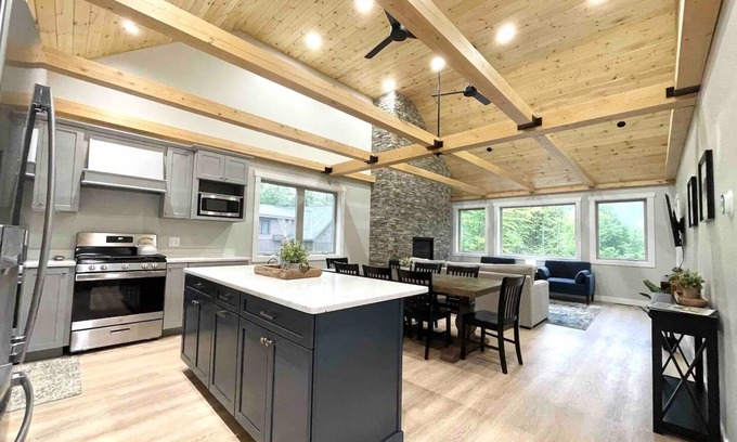 Bartlett Villa | Hot Tub, Fire Pit, Sports Club, Near Attitash