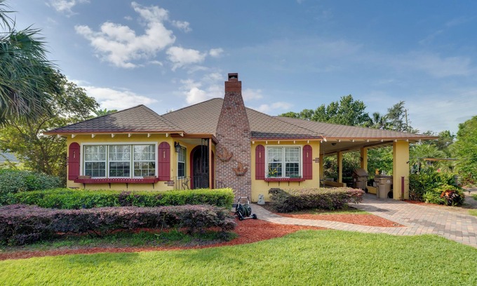 Mount Dora House | Hot Tub: Home, 2 Mi to Dtwn Mt Dora!