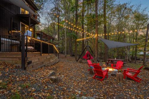 East Stroudsburg House | Hot Tub Lake Access Community Amenities Somerset Lodge by AvantStay