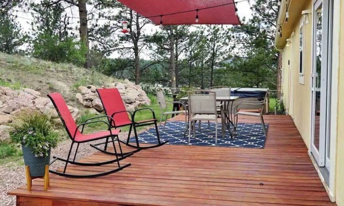 Florissant House | Hot Tub, Large Kitchen, Stunning Views & Hiking Trails Nearby
