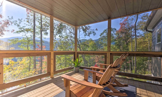 Marion House | Hot Tub & Mountain Views: Secluded Marion Escape!