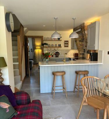South Cave House | Hot tub on the Yorkshire Wolds Oak Cottage