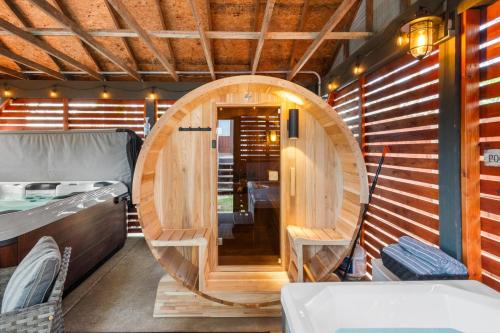Hope Gardens House | HOT TUB Sauna Cold Plunge Nashville Party Place