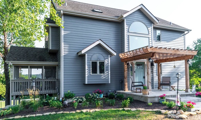 The Galena Territory House | Hot Tub, Sun Porch, AMAZING Views and Sunsets! Close to Downtown Shopping/Dining