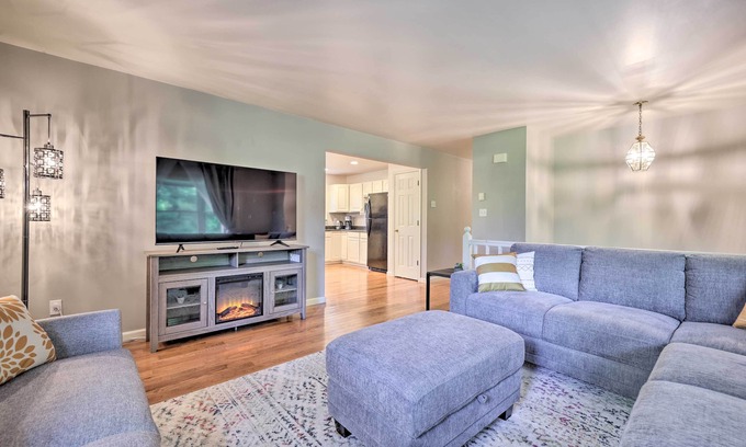 Stroudsburg House | Hot Tub & Yard: Stroudsburg Home in Poconos