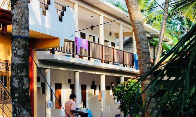 Midigama House | Hot Tuna