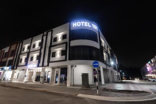 Bandar Baru Permas Jaya Hotel | HOTEL 101 Permas Jaya NEW