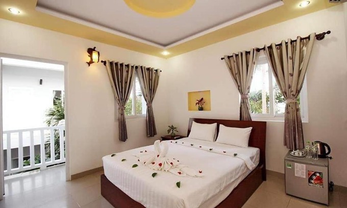 East Ham Tien Beach Hotel | HoTel 168