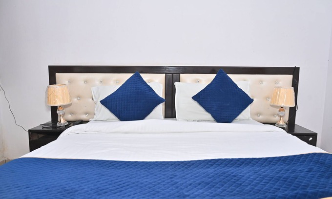 Lucknow Hotel | Hotel A One Inn
