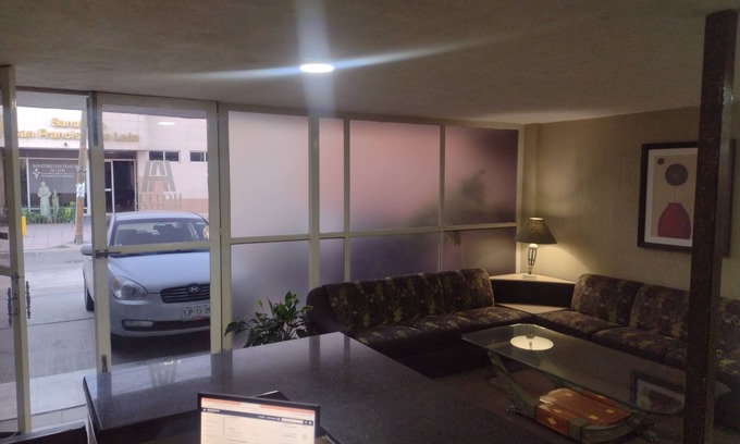 Leon Hotel | HOTEL ACAPULCO