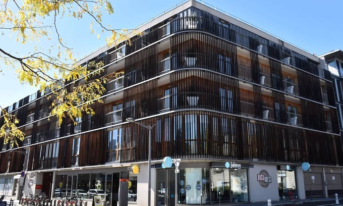 9th Arrondissement Apartment | Hotel Adonis Lyon Dock West - Comfort Double Room